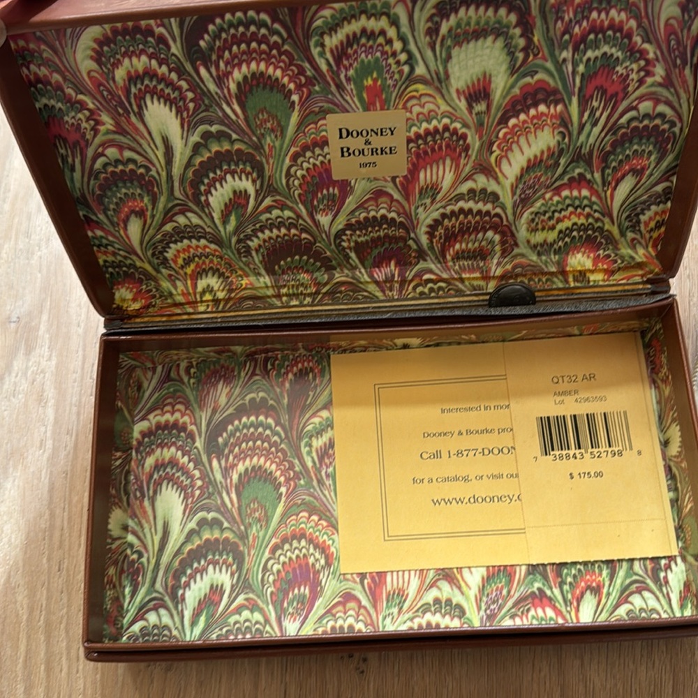 Dooney & Bourke zippered wallet with paisley interior vintage - Picture 4 of 5